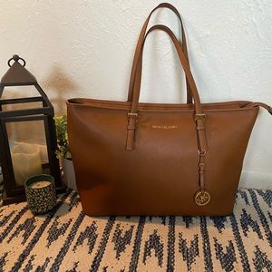 Michael kors tote